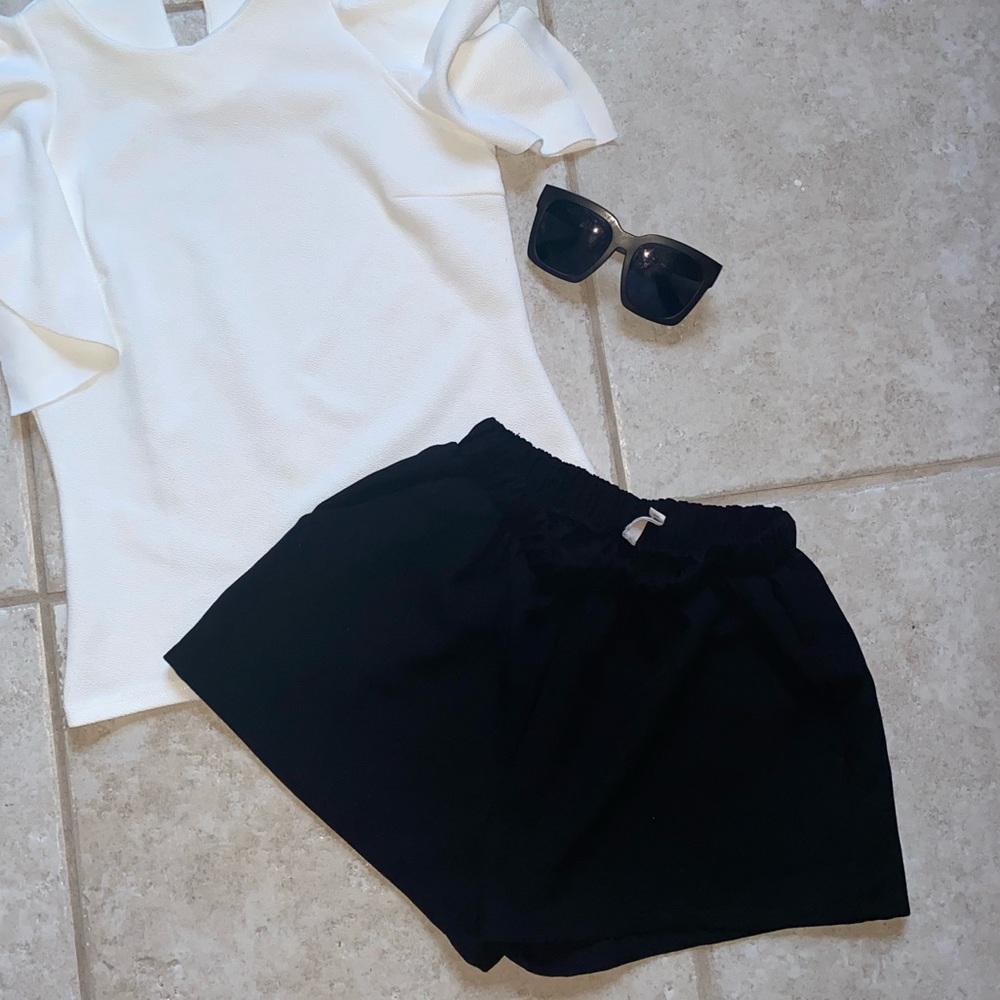 Black dressy shorts Juniors size M